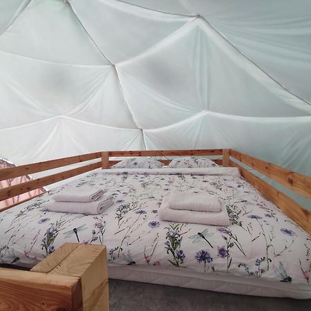 Forrest Glamp Hotel Mieroszow Buitenkant foto