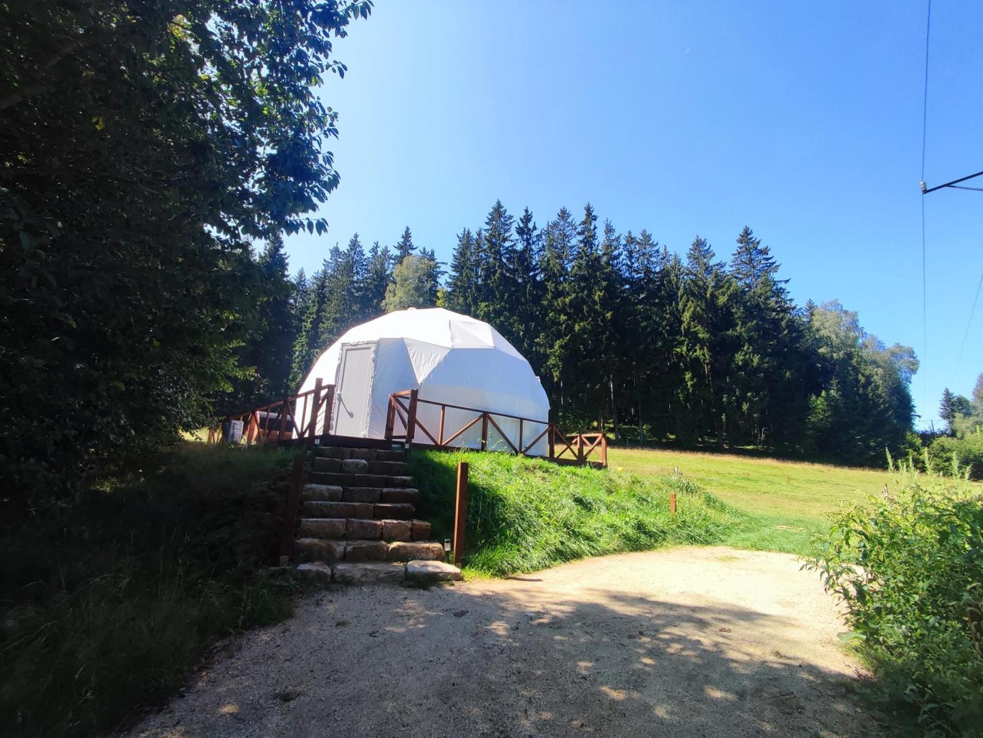 Forrest Glamp Hotel Mieroszow Buitenkant foto